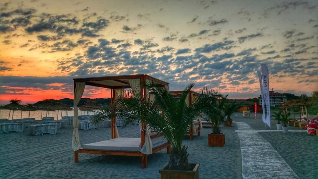 Aparthotel Regina Mare Zarewo Exterior foto