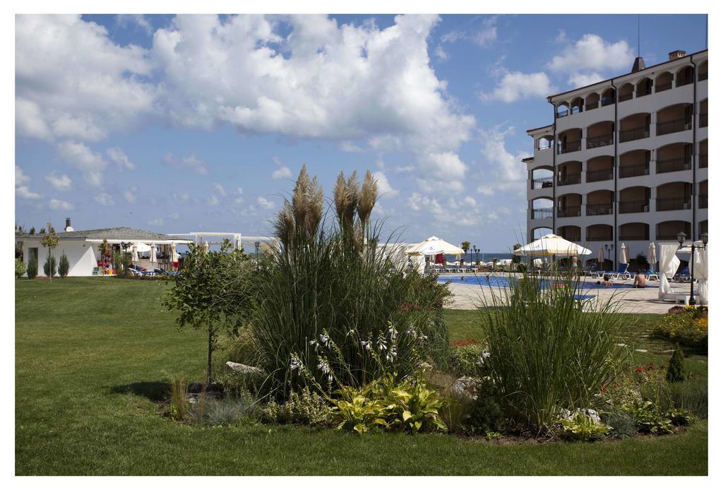 Aparthotel Regina Mare Zarewo Exterior foto