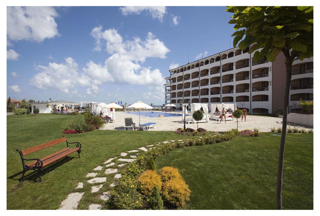 Aparthotel Regina Mare Zarewo Exterior foto
