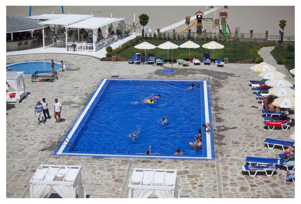 Aparthotel Regina Mare Zarewo Exterior foto